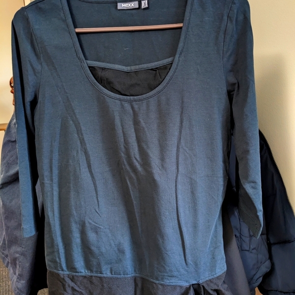 Mexx top with beautiful lace trimming and bow. Black medium - Picture 1 of 6